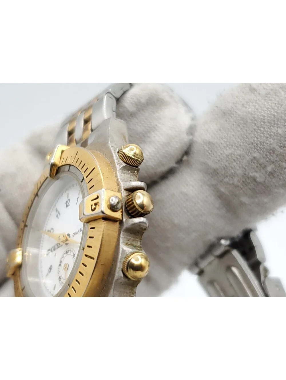 Guess Quartz Watch Womens Small Seconds Hand Dial White Two-Tone 30mm